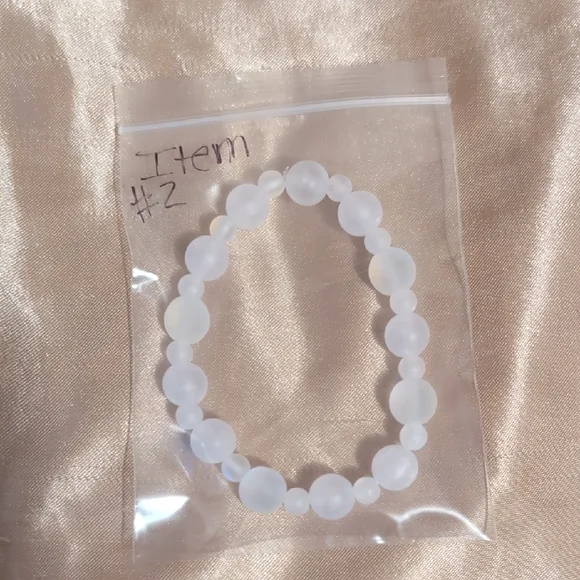 Elegant Frosted White Beaded Bracelet - Picture 3 of 5